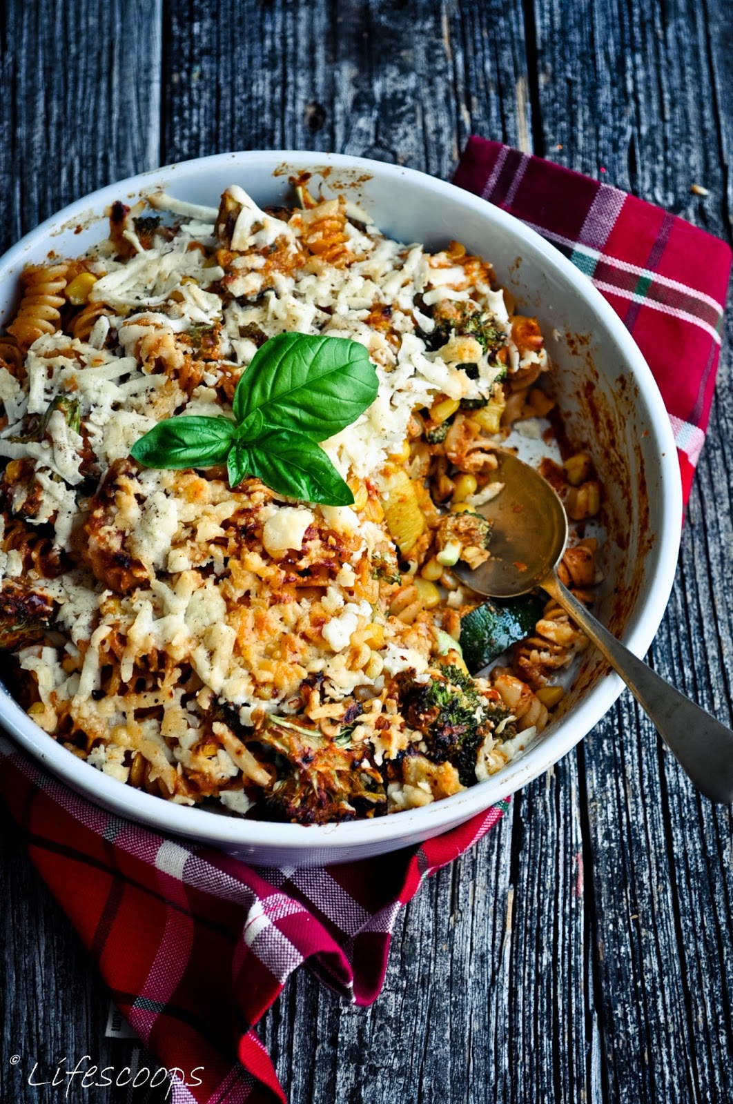 Life Scoops: Cheesy Baked Pasta Casserole with Grilled Vegetables