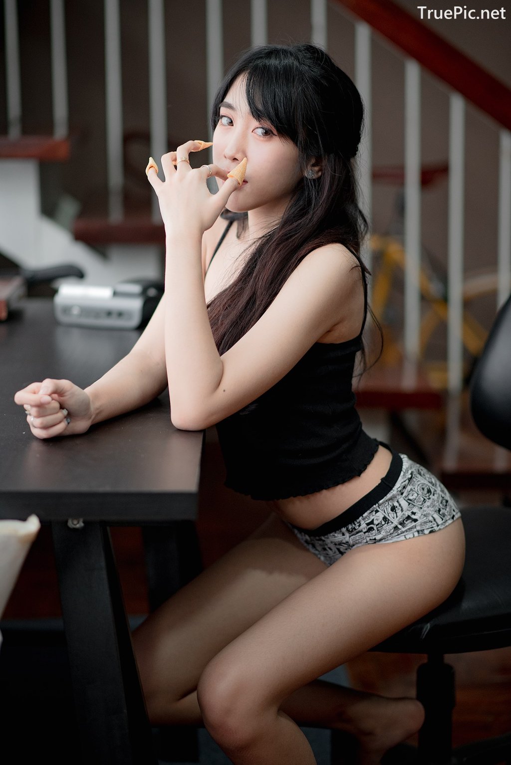 Image Thailand Model - Suneta Ngachalvy - Black Crop Top - TruePic.net - Picture-19