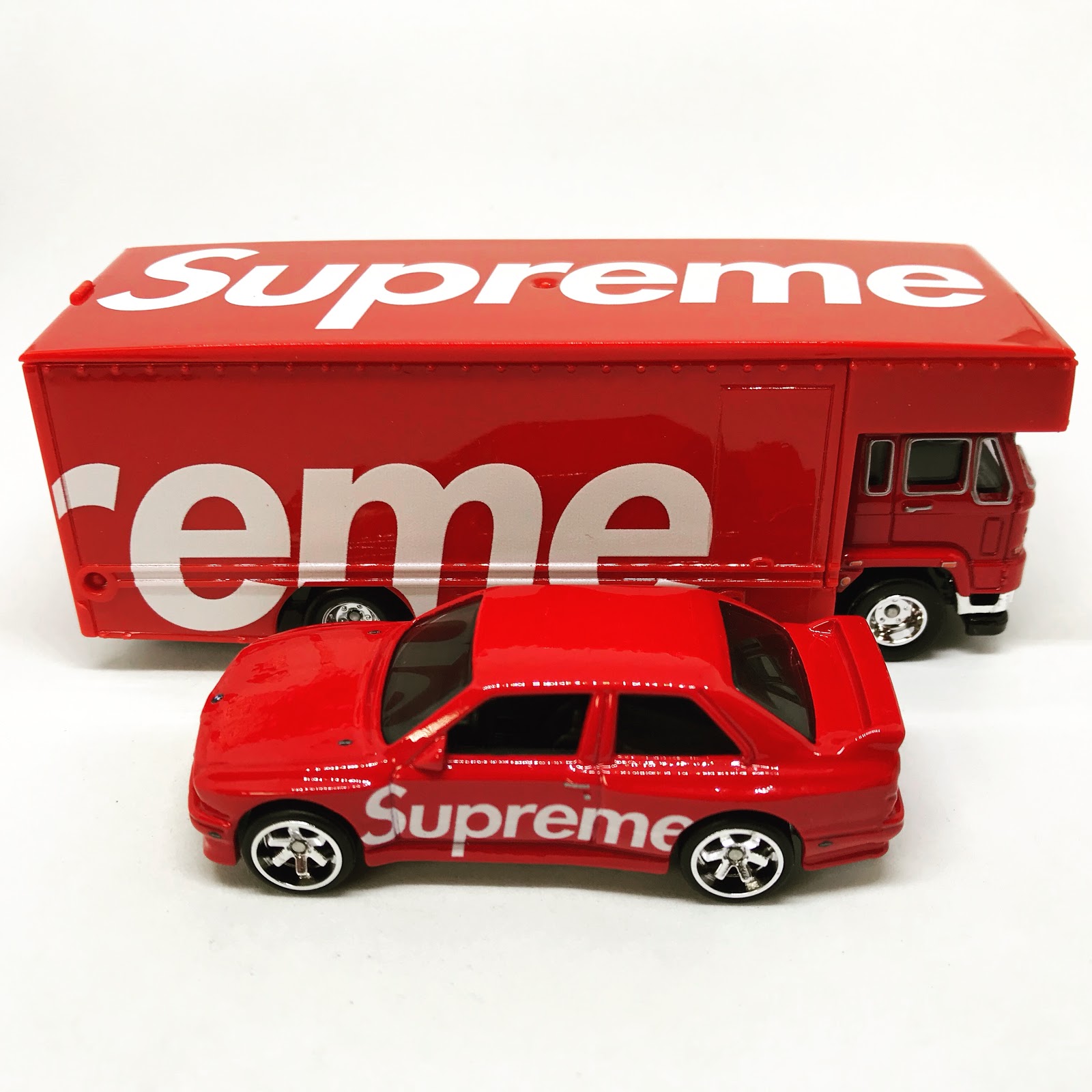 JULIAN'S HOT WHEELS BLOG 1992 BMW M3 & Fleet Flyer (2019 SUPREME Exclusive! Car Culture Team