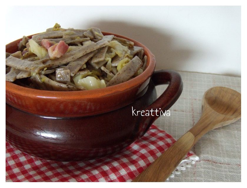 pizzoccheri con verza e pancetta affumicata