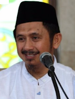  atau lebih dikenal sebagai Ustadz Zaitun adalah seorang ulama Biodata  KH Zaitun Rasmin -  Ketua Umum Wahdah Islamiyah