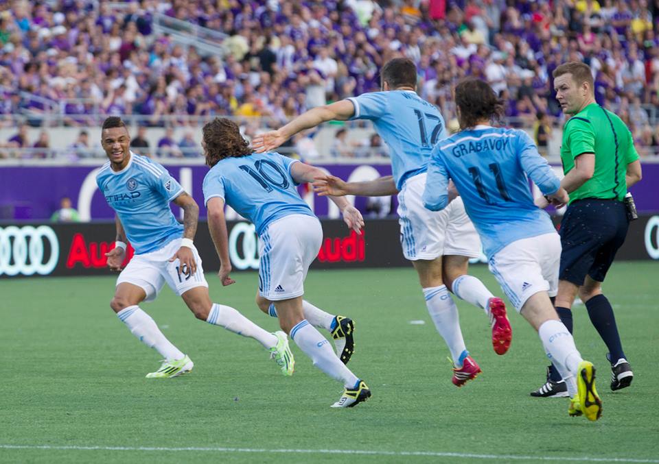 Alex sporting. Нью-Йорк Сити матч. Игроки Нью Йорк Сити. Александр Альянс Нью Йорк Сити. Нью-Йорк Сити состав.