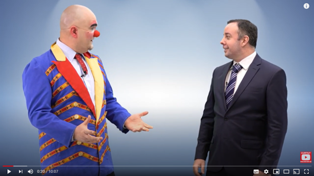 Canal do YouTube viraliza mostrando um palhaço e um executivo conversando sobre comunicação e liderança