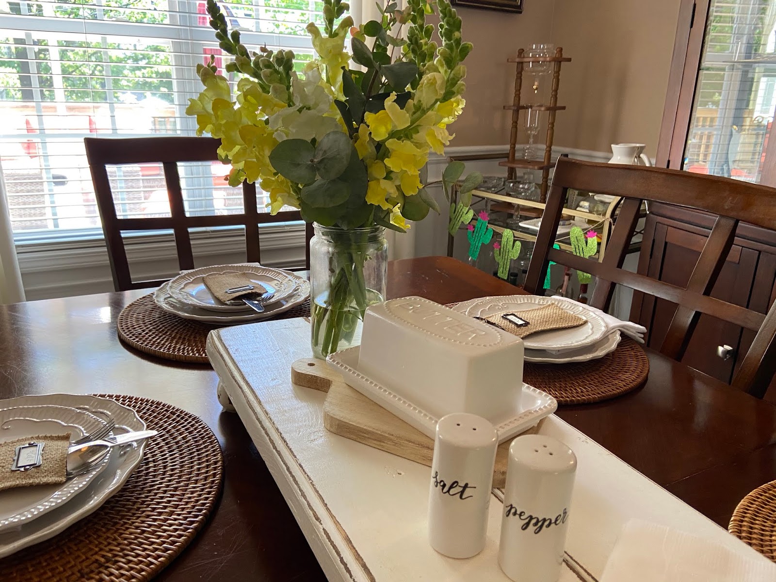 Simple Dining Room Table Decor - My Glittery Heart