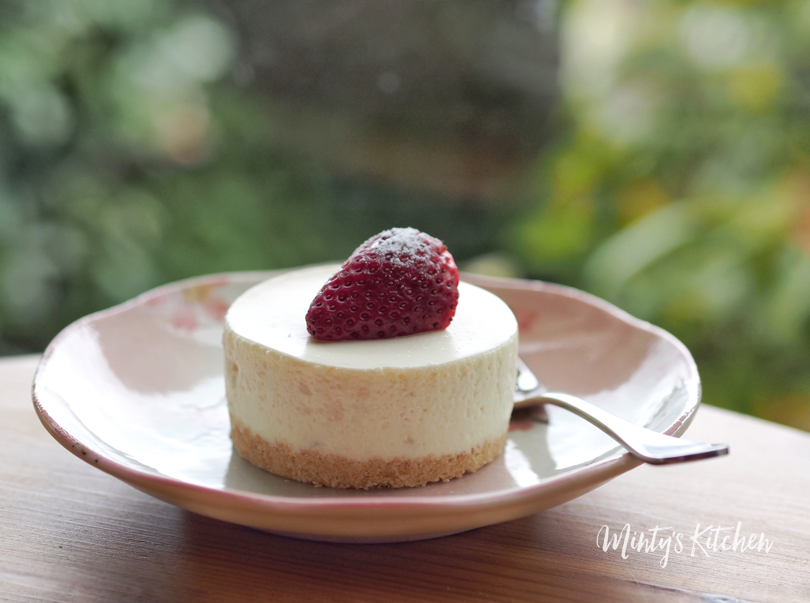 Minty's Kitchen: No-Bake Lychee Mini Cheesecake