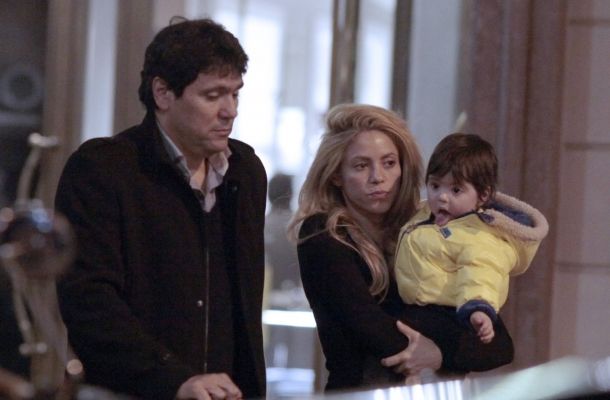 Planeta Deuda News Conoce A Tonino Mebarak El Hermano De Shakira Que Casi Nadie Conoce Y Que Ha Enamorado A Mas De Una