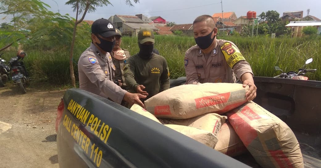 Polsek Baleendah Polresta Bandung Sumbang Semen Pada Sektor 6