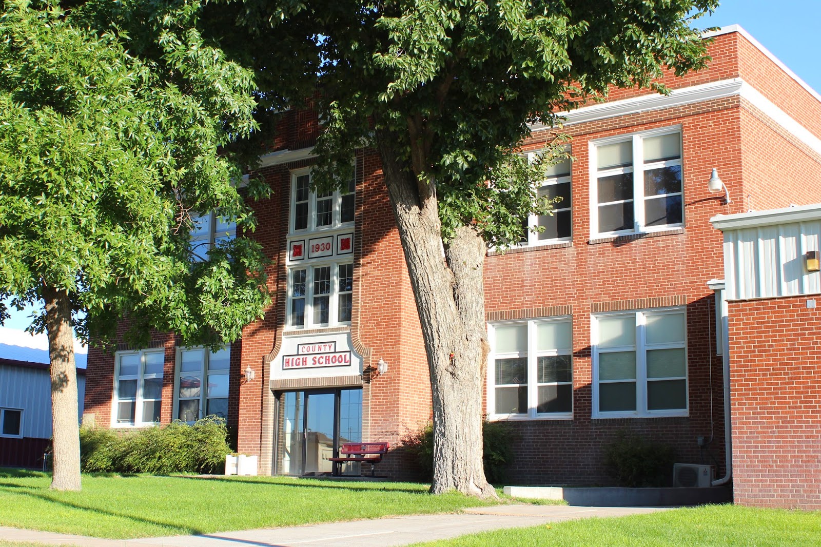 Cheap Nebraska Homes 210 Tate St, Hayes Center, NE 69032