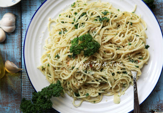 Resep Spaghetti Aglio e Olio - Spaghetti dengan Bawang dan 