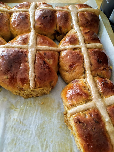 French" Food Friday - Hot Cross Buns