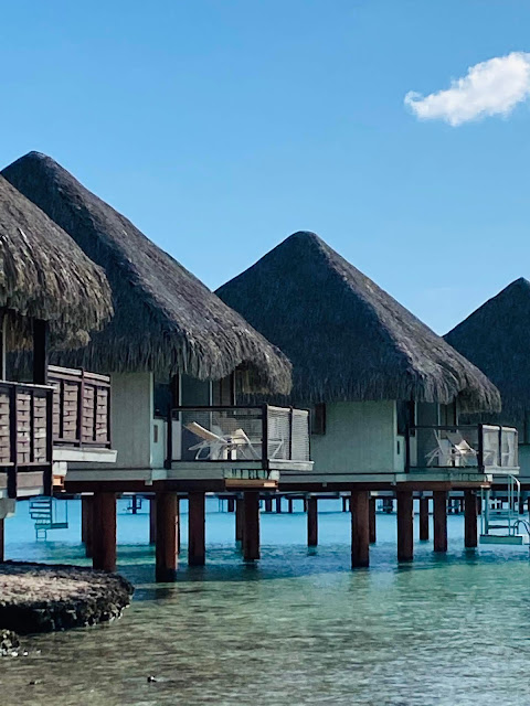 Review Le Meridien Bora Bora Classic Bungalow