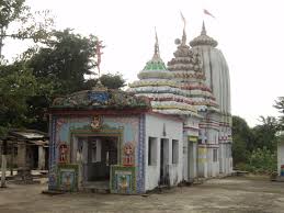 English: Deulajhari, the unique scenic spot as well as religious place of Angul district is located at only 4 km distance from Athmallik town. This attractive place is ...