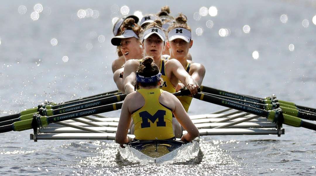 lusosports Michigan 8 team competindo na semifinal dos NCAA Rowing