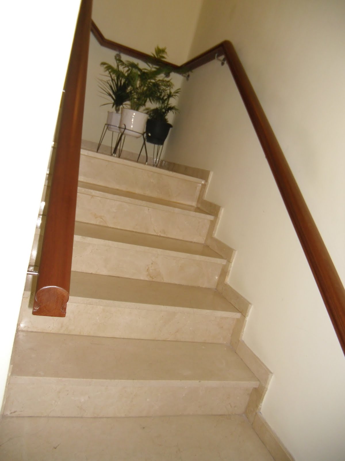 CARPINTERIA AGUETE: pasamanos en sapely