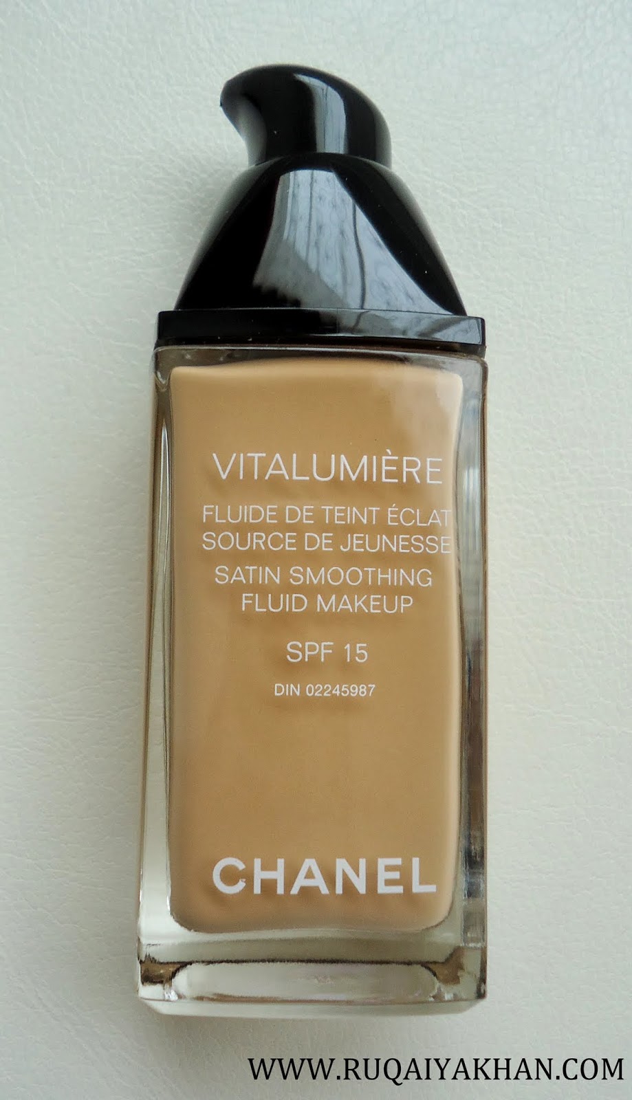 CHANEL VITALUMIÈRE Satin Smoothing Fluid Makeup SPF 15 – Makeupholic World