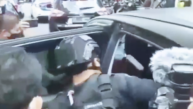 Viral Video Kaki HRS Ditendang Petugas Penjaga Saat Mau Naik Mobil