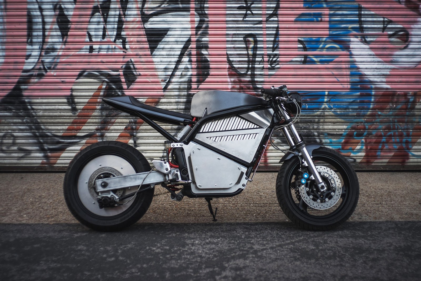 Electrifying Zero Emission Yamaha Fazer 600 Return of the Cafe Racers