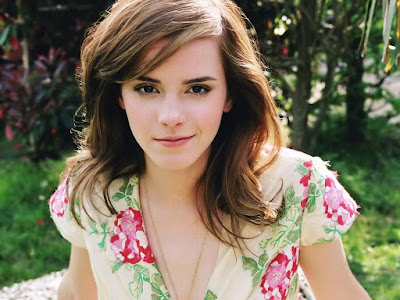 Emma Watson Cute Wallpapers