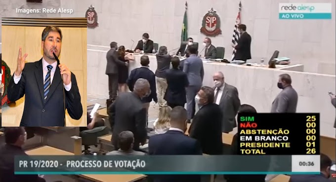 Deputado Fernando Cury passa a mão no seio de deputada durante sessão da Alesp