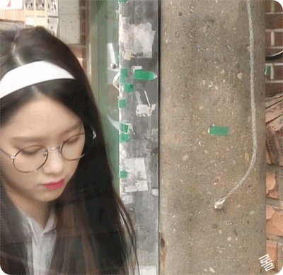 안경 쓴 오마이걸 지호.gif | 인스티즈