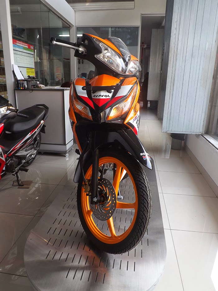 Honda Blade 125 FI, Eye Catching Moped..! RNM Motorcycle