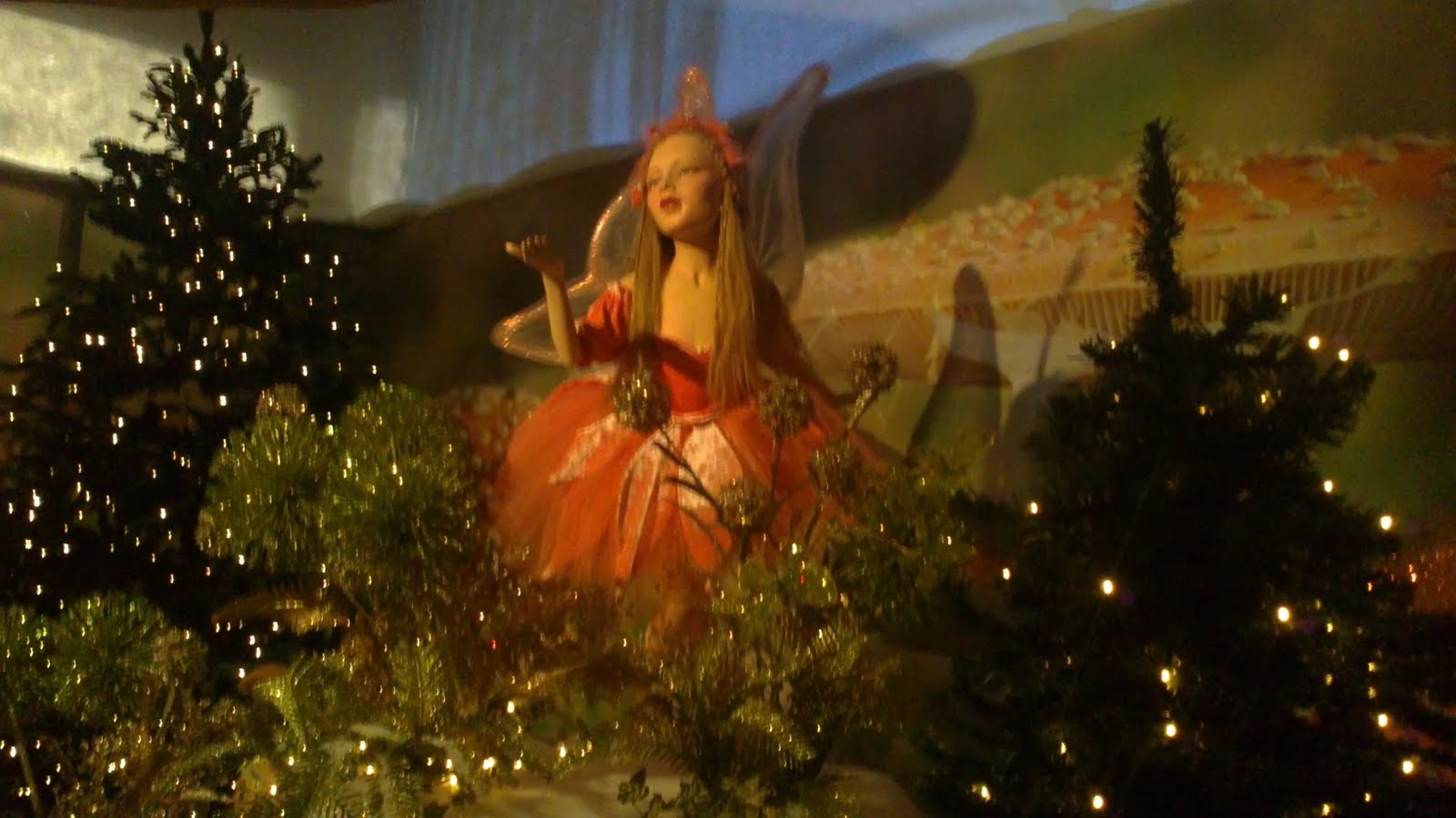 Pebbles and LBs Blog Father Christmas at Chessington Garden Centre