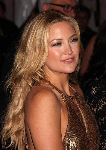 Beautiful Long Wavy Hairstyles Background Collection