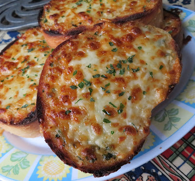 Small Batch Garlic Cheese Bread