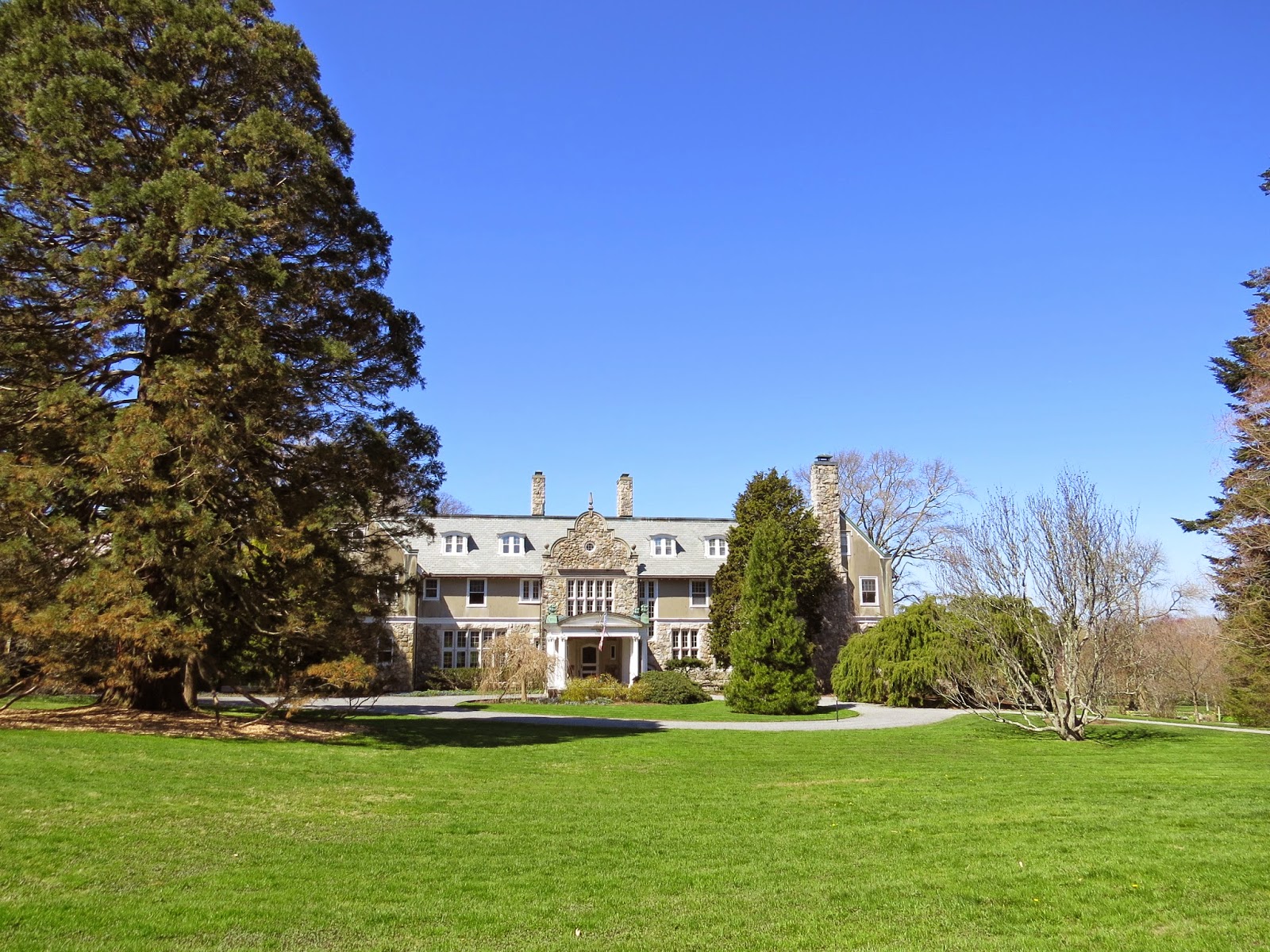 Things with Wings: Blithewold Mansion