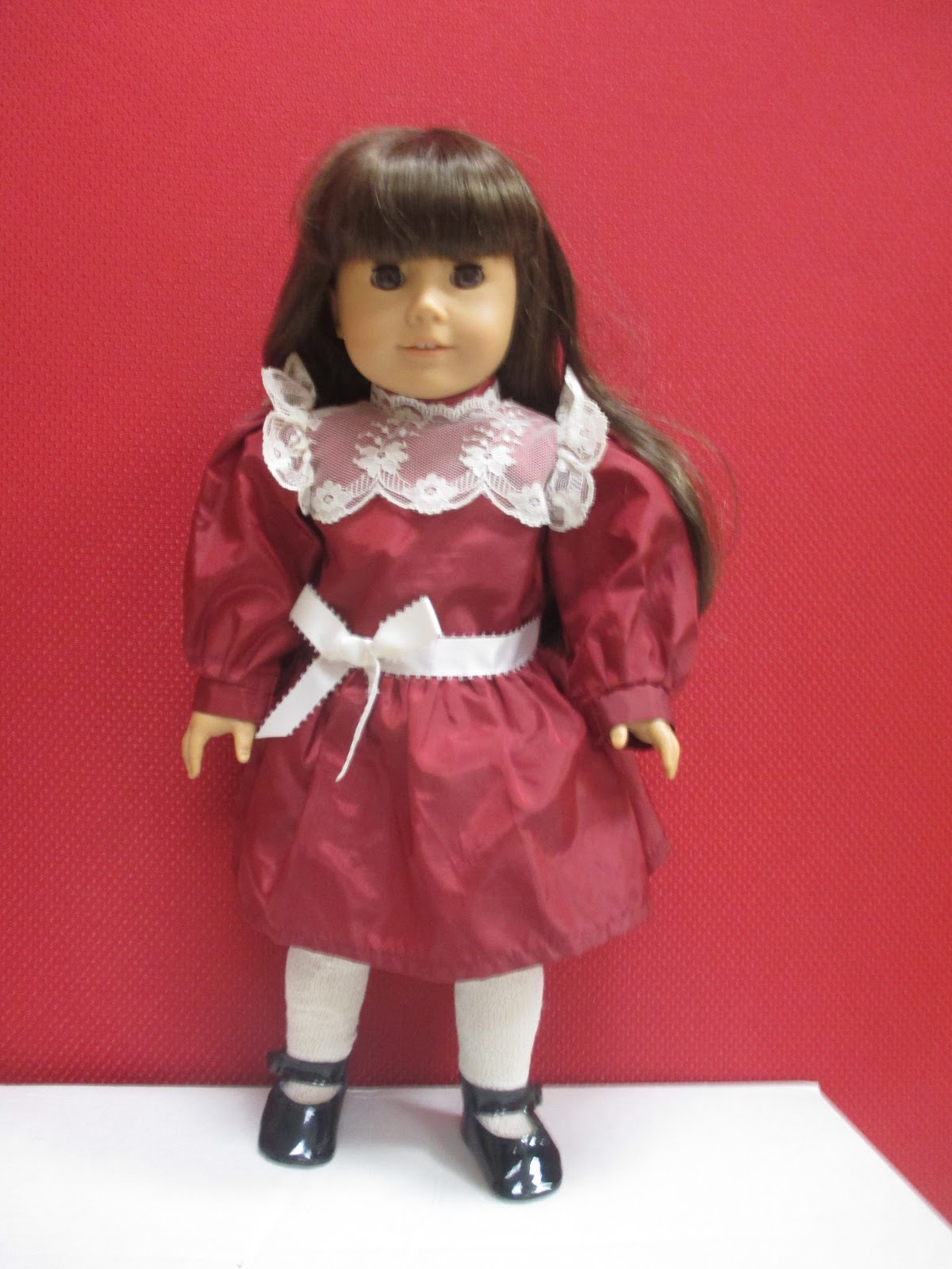 Dreaming of Dolls: Samantha's Christmas Dress