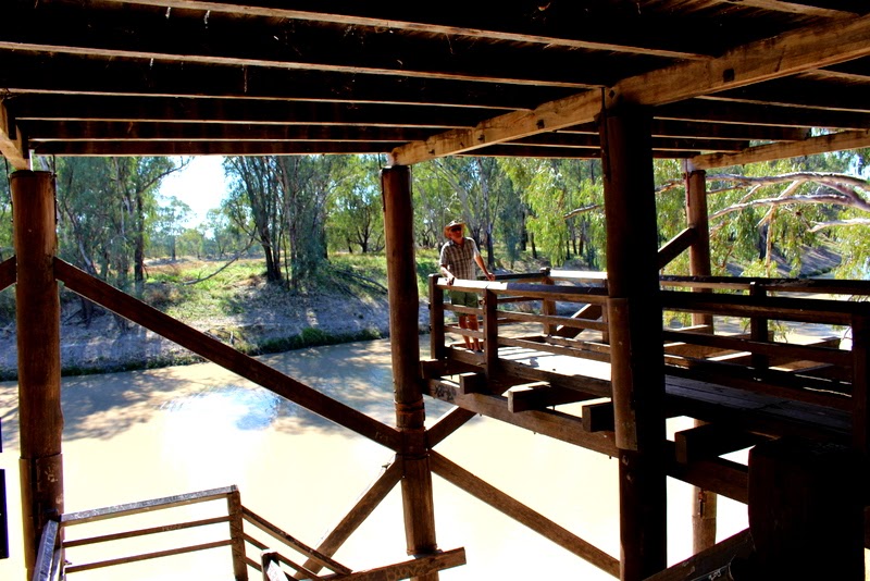 Travelling Around Australia: White Cliffs Outback NSW to Charleville ...