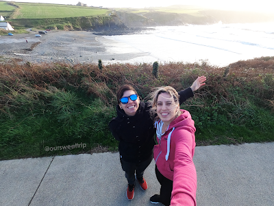 Baby e eu em uma das melhores praias do País de Gales
