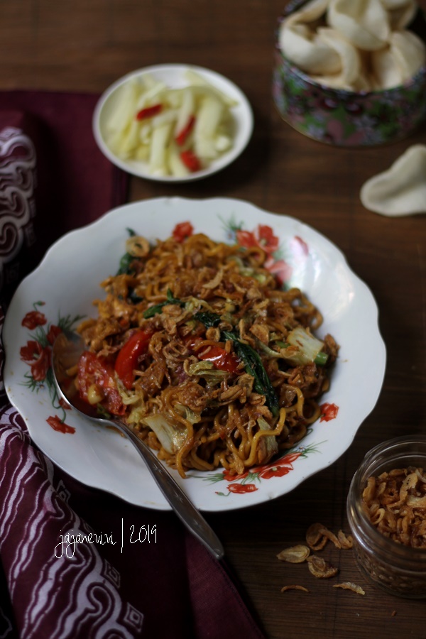 Mie Goreng Jawa Mie Goreng Pnggir Jalan Jajane Vivi
