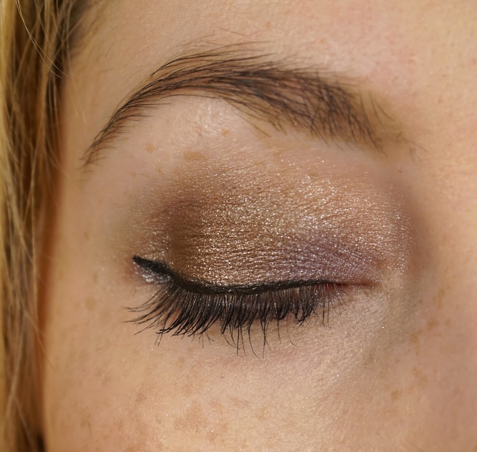 Diorshow Mono Eyeshadow 'Minimalism', 'Atmosphere', 'Techno', 'Cosmopolite' Review and