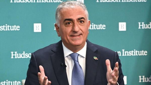Prediksi Tumbangnya Rezim dari 'Putra Mahkota' Iran Prediksi Tumbangnya Rezim dari 'Putra Mahkota' Iran