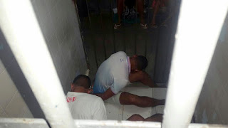 Guarda de Aracaju prende jovens por porte ilegal de arma de fogo, roubo e posse de drogas