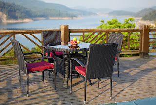 Outdoor furniture: 5PC wicker set with cushion