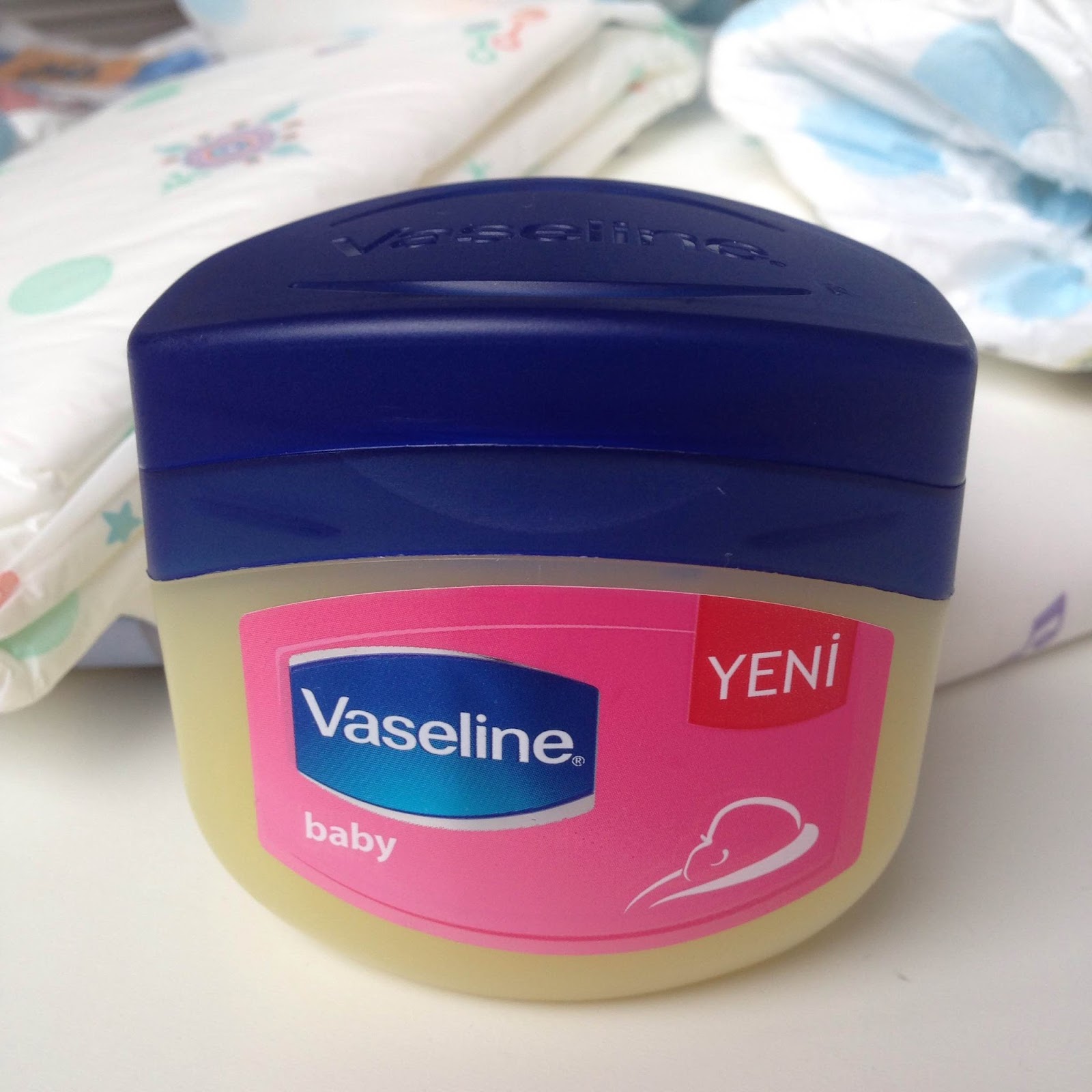 Vaseline Baby Nemlendirici Jel Bal Yanağın Hikayesi