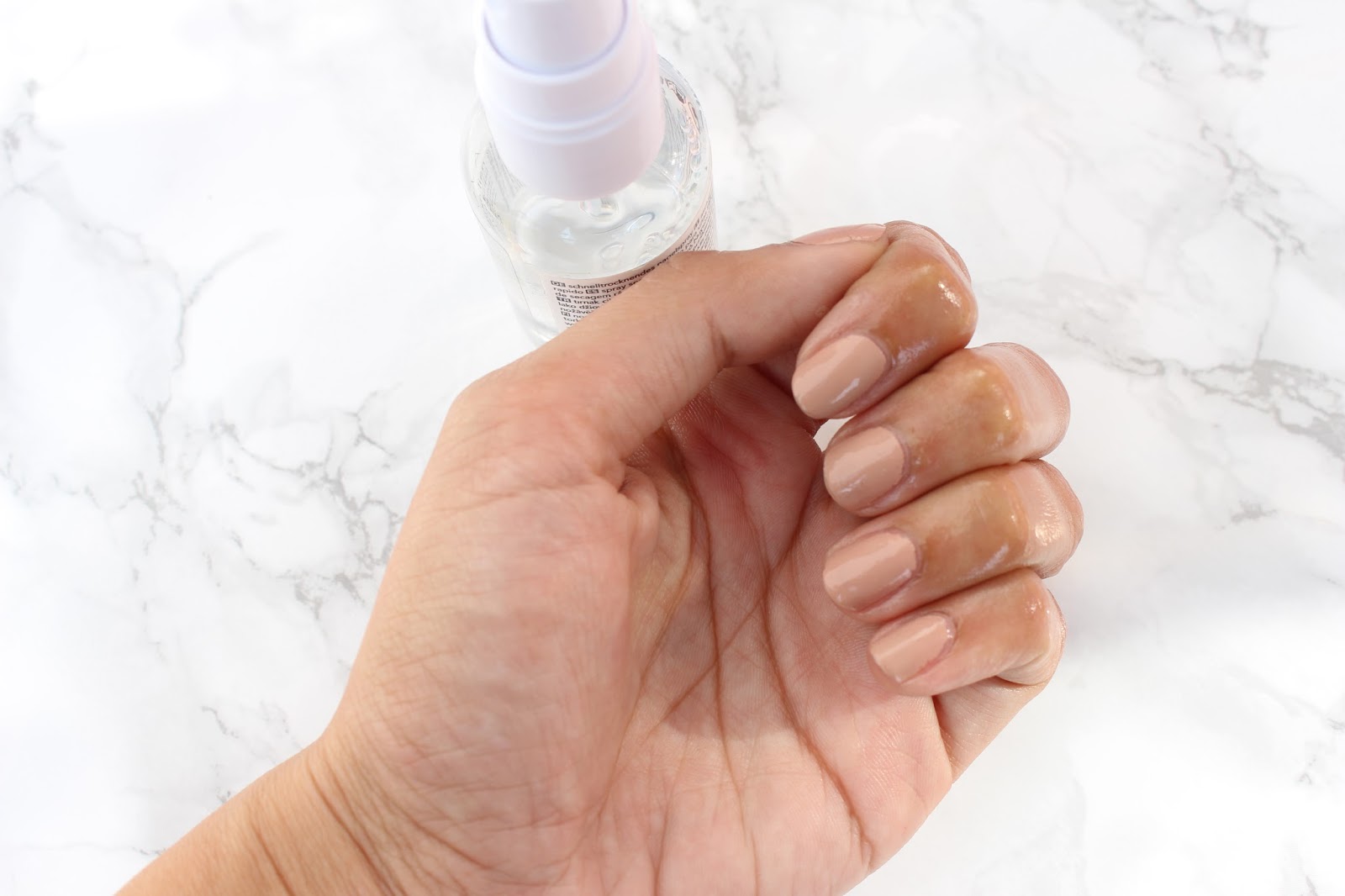 AVON nail expert Liquid Freeze sprej za brzo sušenje laka A Lady