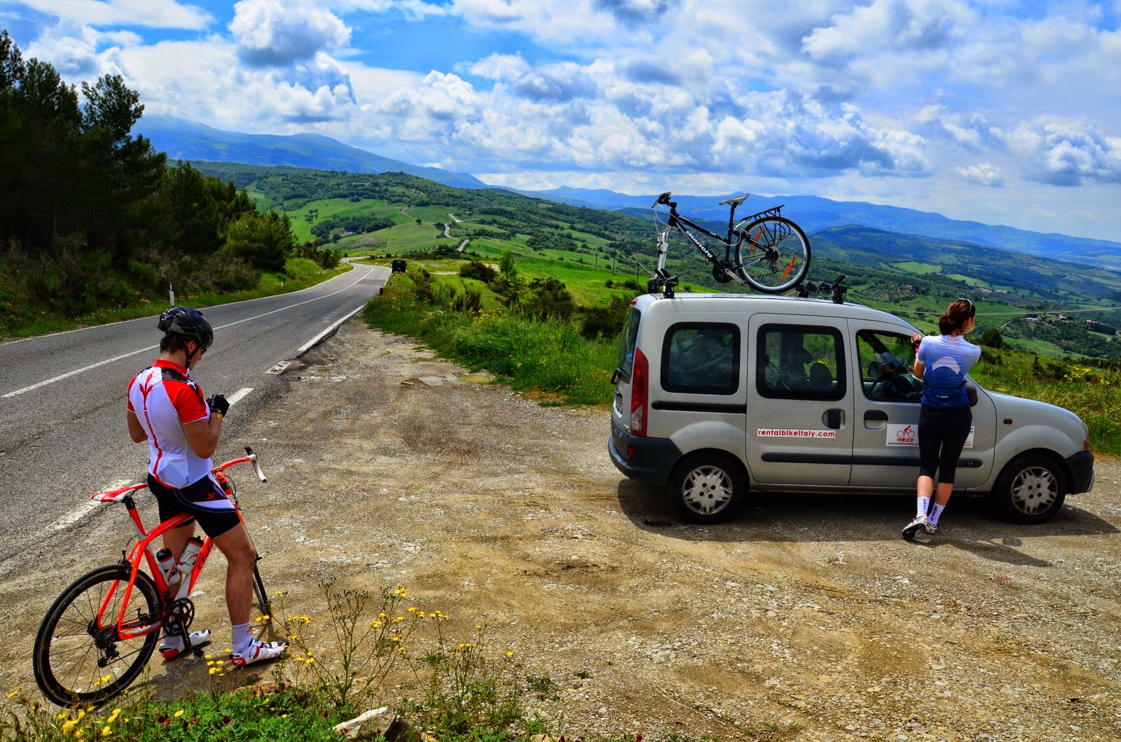 carbon road bike rental shop in siena chianti wine routes tuscany italy