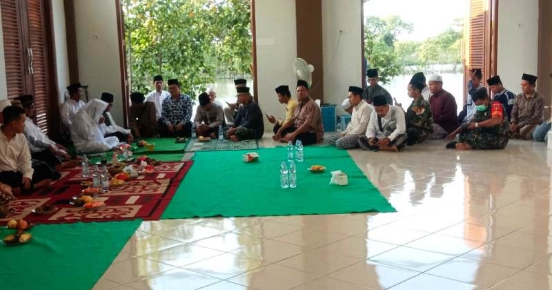 Kupas Tajam Syukuran Selesainya Pemugaran Makam Keramat Kupas Tajam Syukuran Selesainya Pemugaran Makam Keramat