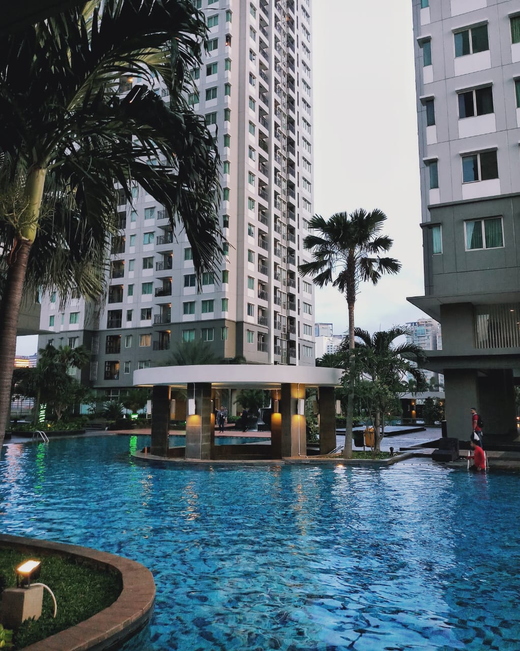 Review Kolam Renang Hotel  Thamrin Condotel Keren Banget 