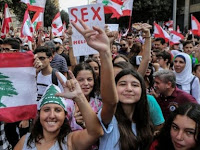 Lebanon: Mass revolt continues as Prime Minister "approves reforms"