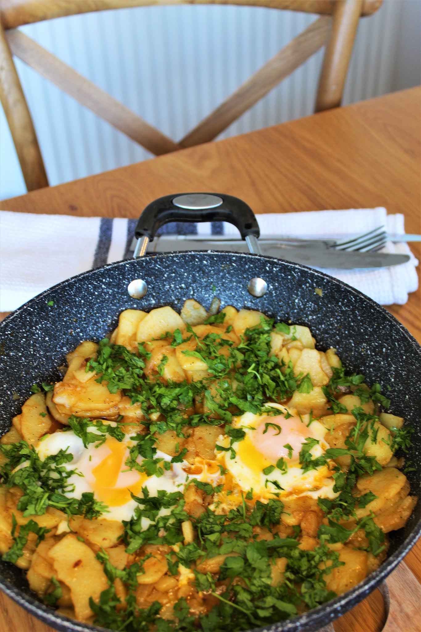 Huevos Rotos wegetariańska tortilla z Wysp Kanaryjskich