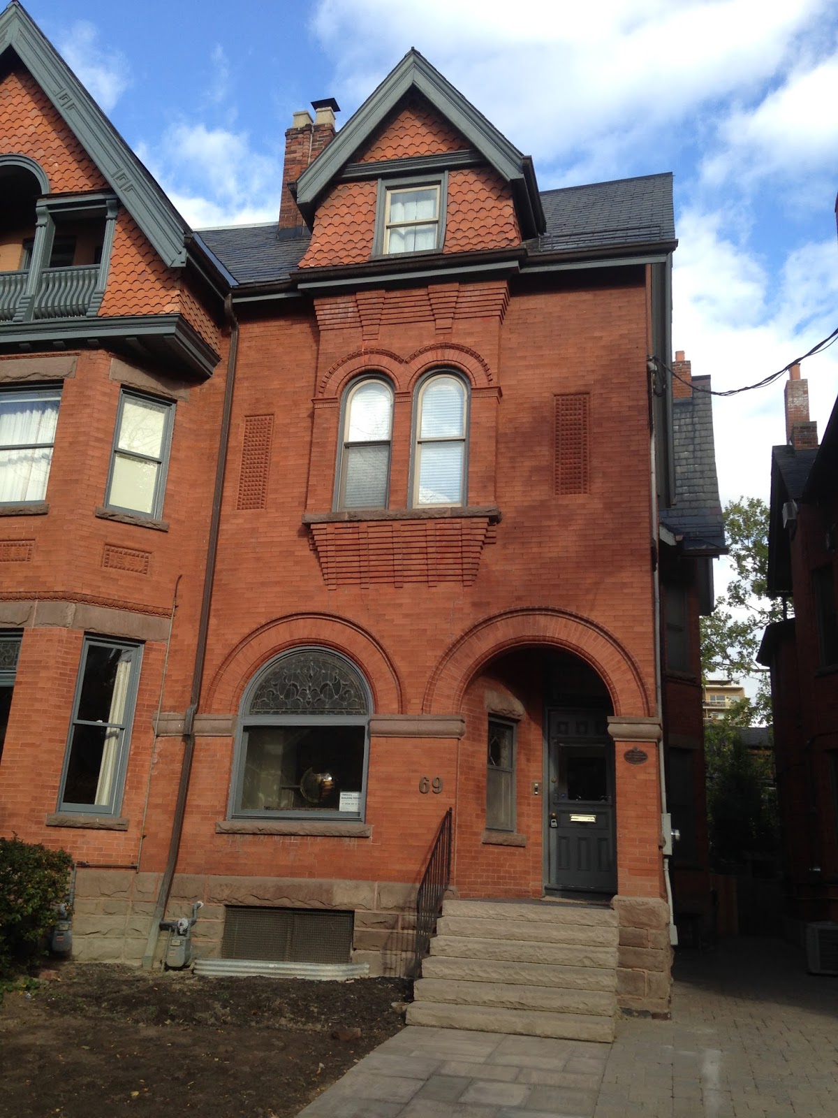 autoliterate Canadian Houses The Annex, Toronto & Irish Houses Cyprus Avenue, Belfast.