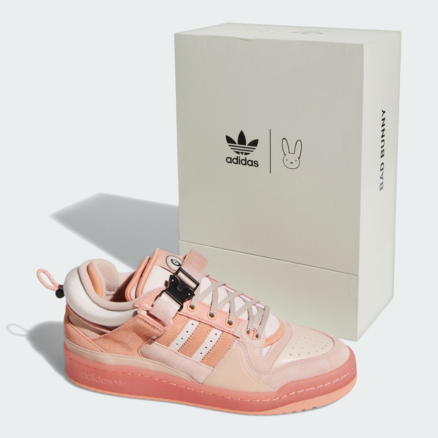 Bad Bunny hace nuestros sueÃ±os realidad con los sneakers rosas mÃ¡s cool de la temporada 