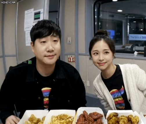 화요일은 모에모에 모에카.치킨 먹방     뚠