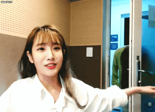 썸네일-유지애 VLIVE 중에 들어오는 이수정-이미지