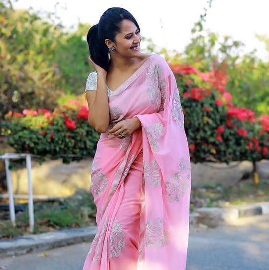 Anasuya Bharadwaj Cute and Sexy Latest Saree Photo Stills