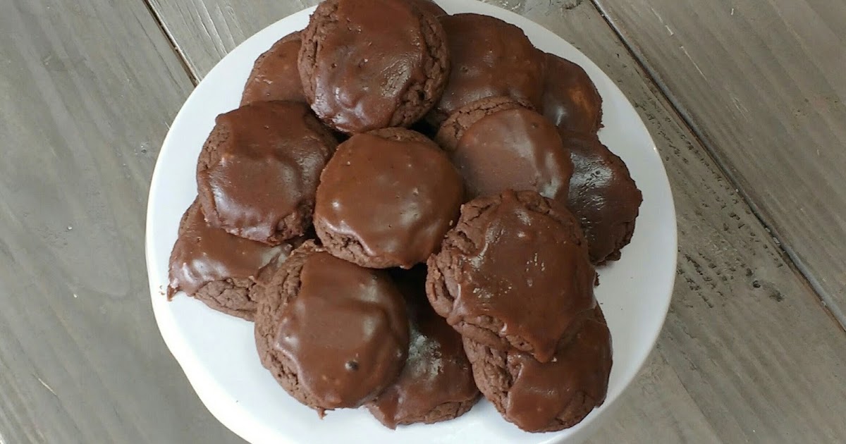 Whisler Road Chocolate Frosted Devil's Food Cake Mix Cookies